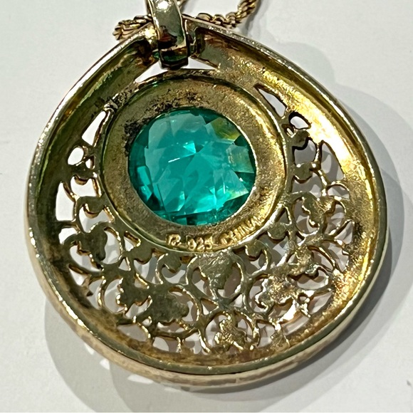 Sterling Silver Necklace with Green Rhinestone Pendant 30” Chain - Picture 4 of 10